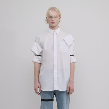 CHEMISE À MANCHES ASYMÉTRIQUES
